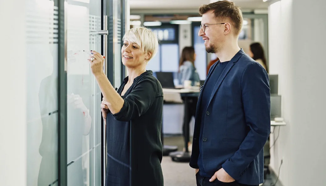Patricia Deuring und Dominik Wubs von arvenio marketing im Gespräch